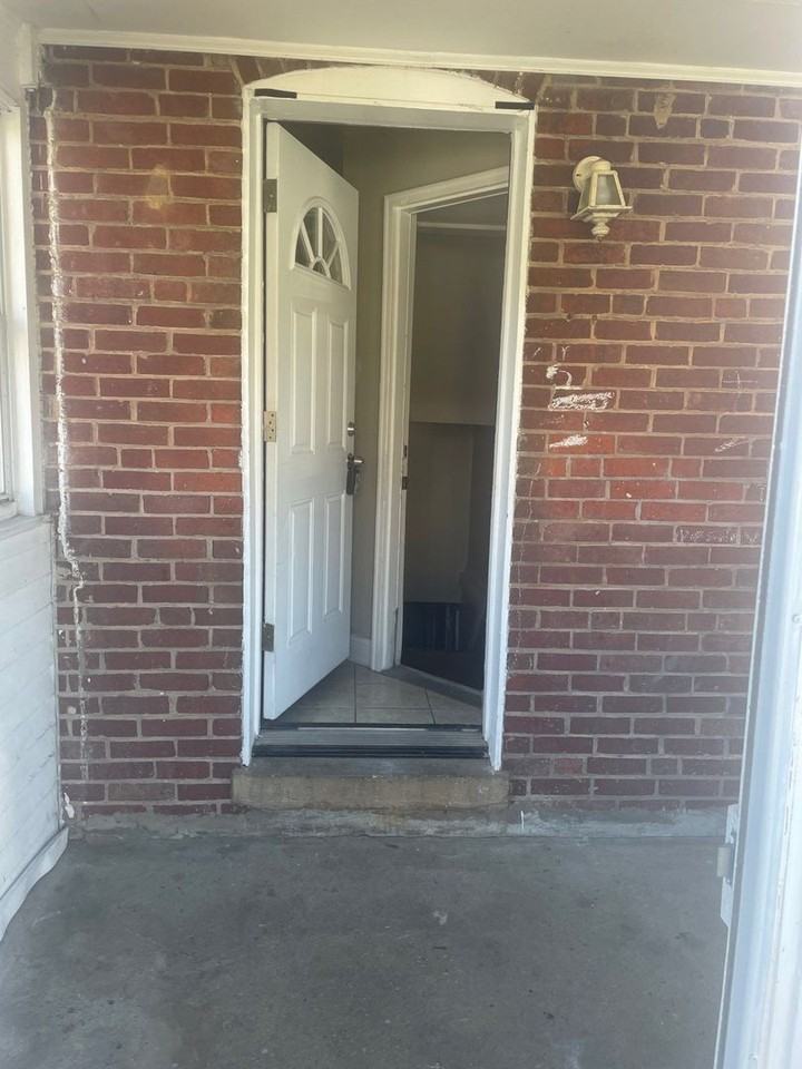 3715 Pascal Ave - Photo 2 of 20