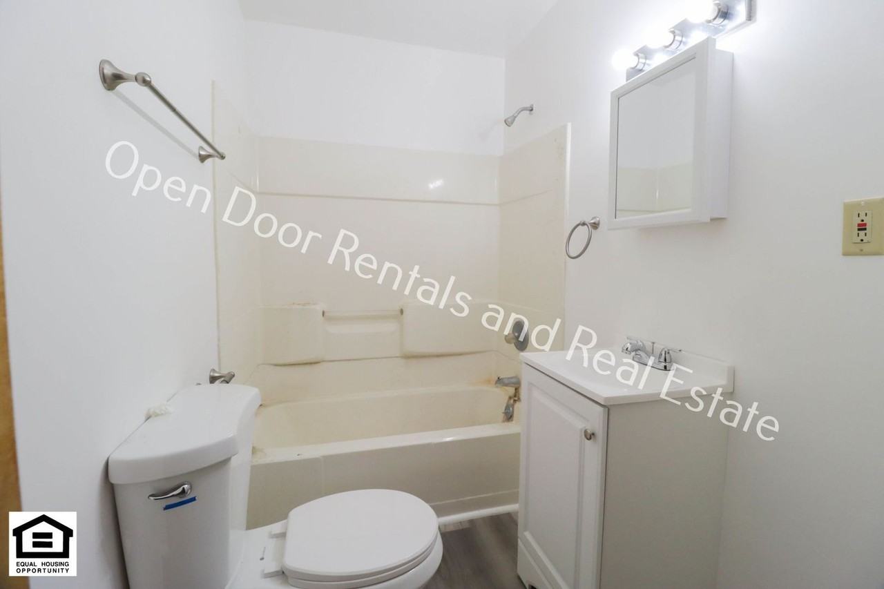 255 S Wayne St - Photo 5 of 15
