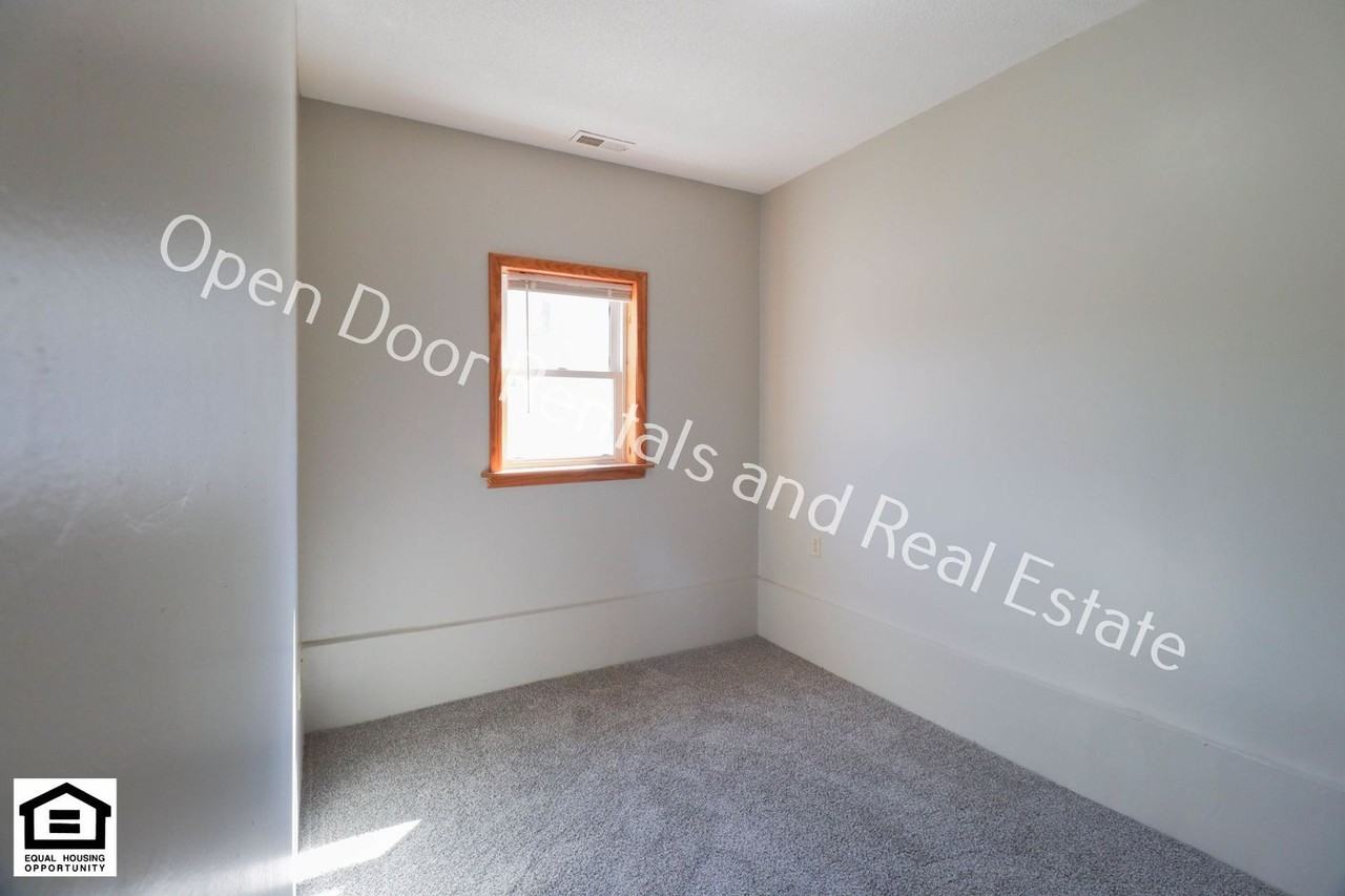 255 S Wayne St - Photo 6 of 15