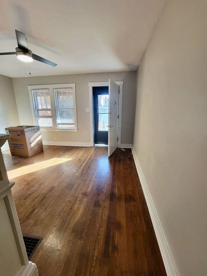 176 Hallock St - Photo 7 of 13