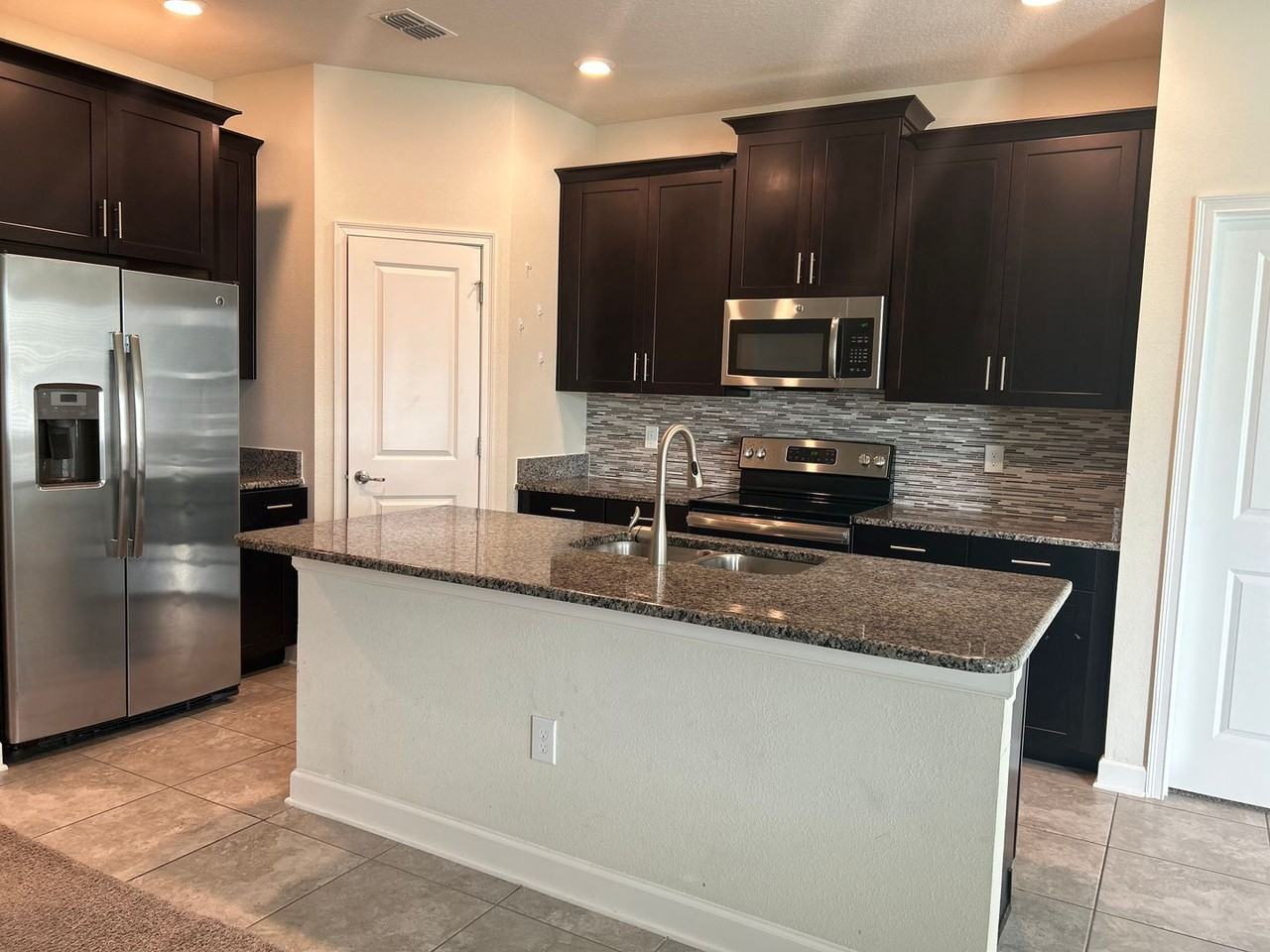 11114 Sycamore Woods Dr - Photo 4 of 25