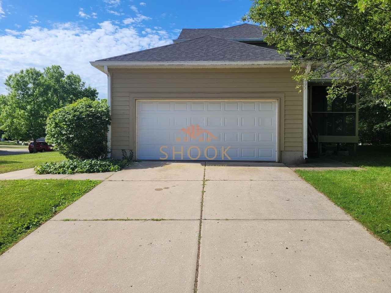 1716 Ashbury Ct - Photo 3 of 23