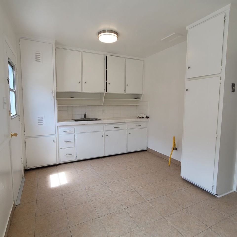 24 N Joanne Ave - Photo 7 of 13