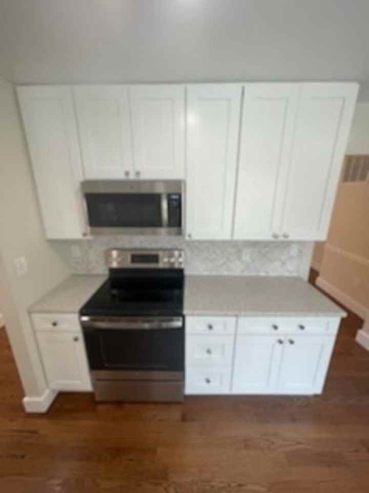 6761 Surreywood Ln - Photo 3 of 47