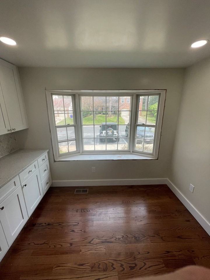 6761 Surreywood Ln - Photo 7 of 47