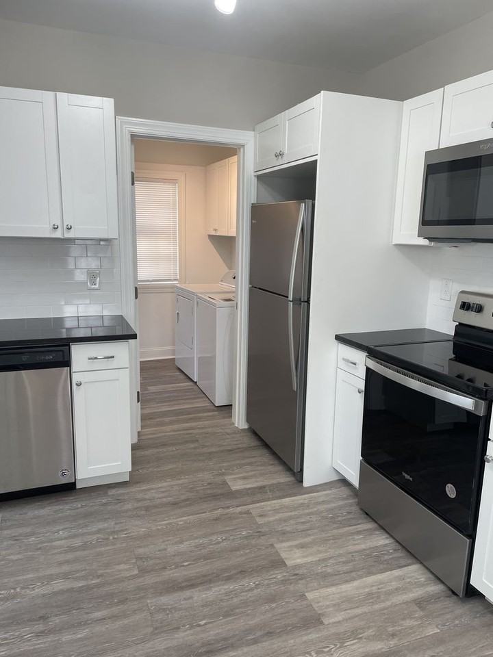 1082 Trewellyn Ave - Photo 4 of 7