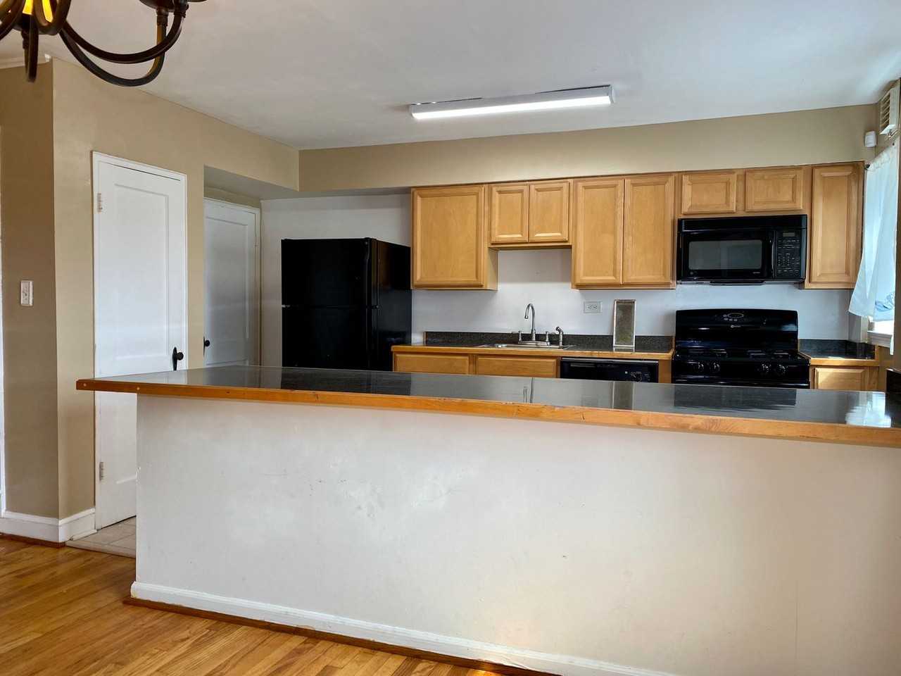 125 Marburth Ave - Photo 7 of 21