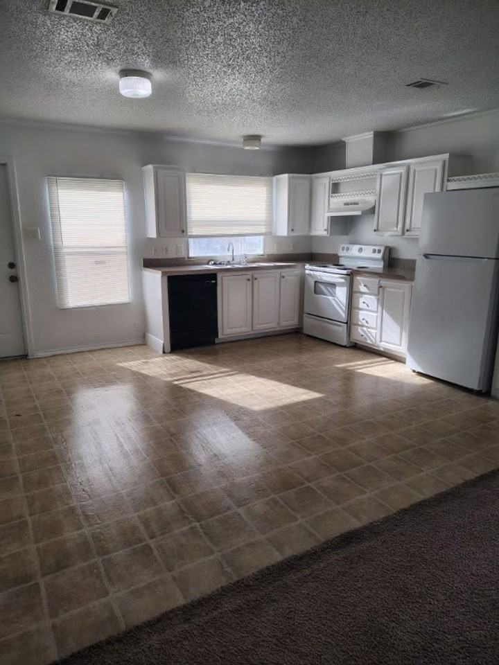 11810 Greenglen Dr - Photo 3 of 18