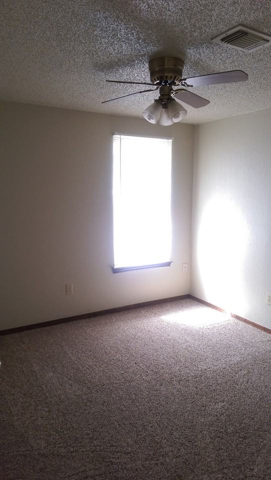 8607 S Brookline Ave - Photo 6 of 7