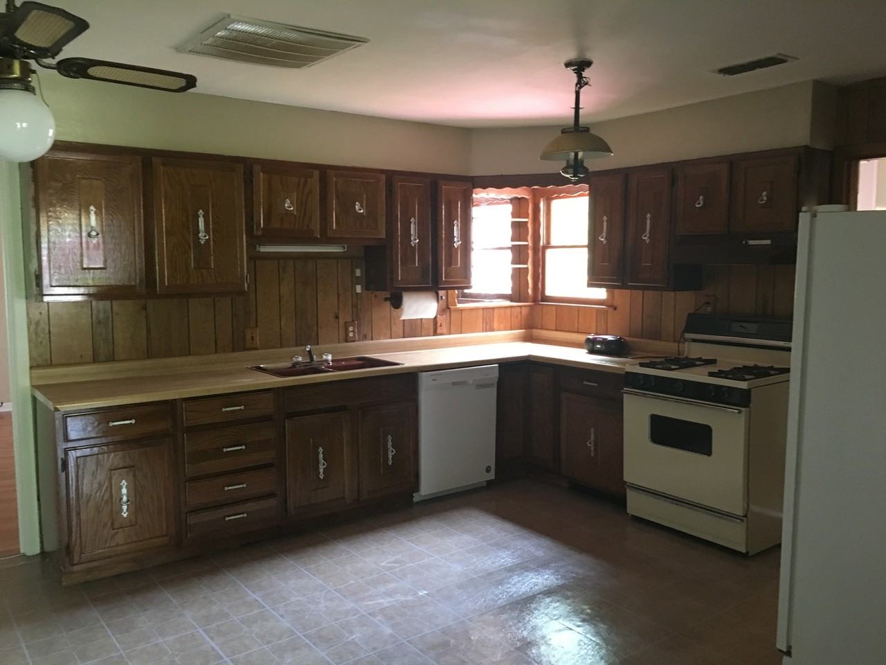 610 Portland Ave - Photo 4 of 6