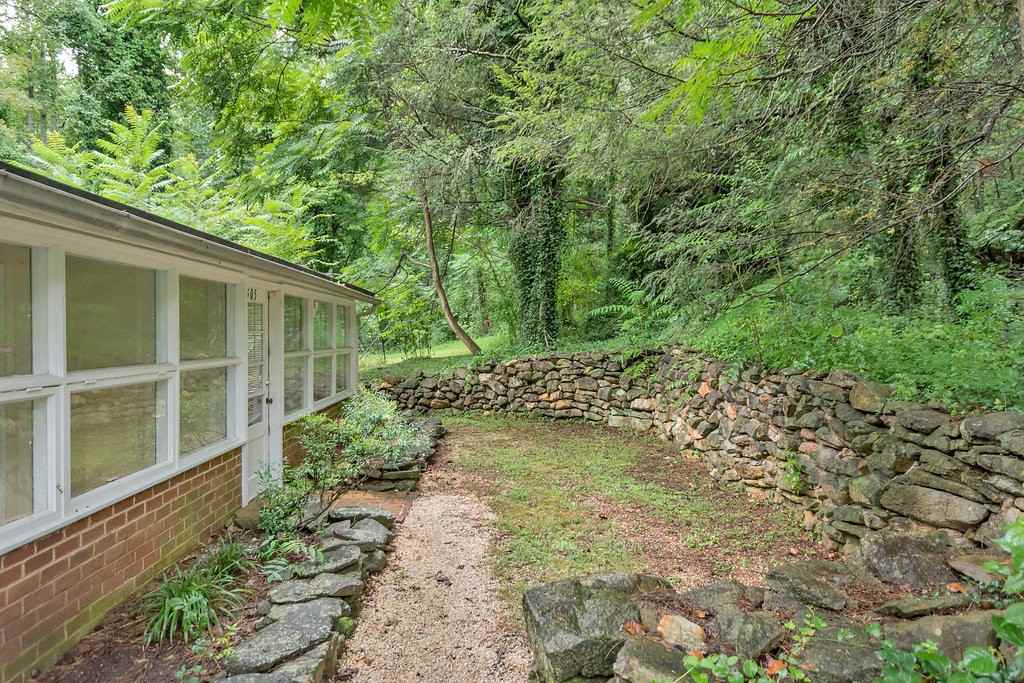 605 Shepards Hill Rd - Photo 4 of 14