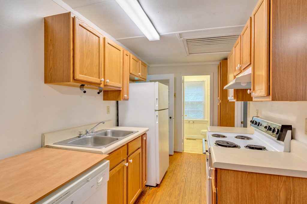 605 Shepards Hill Rd - Photo 5 of 14