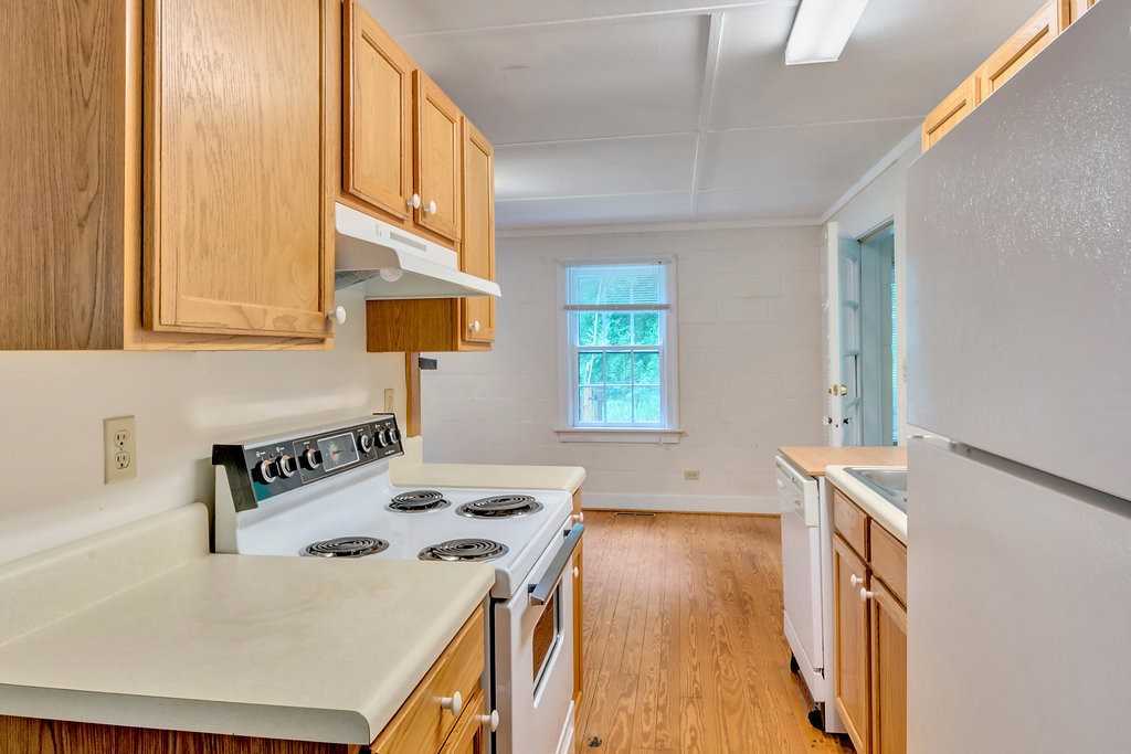 605 Shepards Hill Rd - Photo 6 of 14