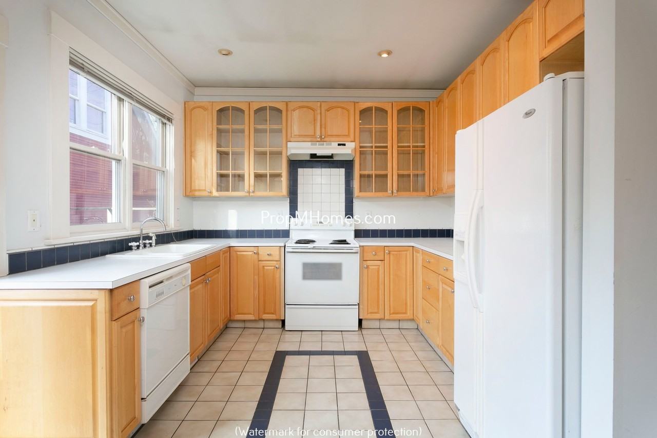 8719 Se 15th Ave - Photo 5 of 26