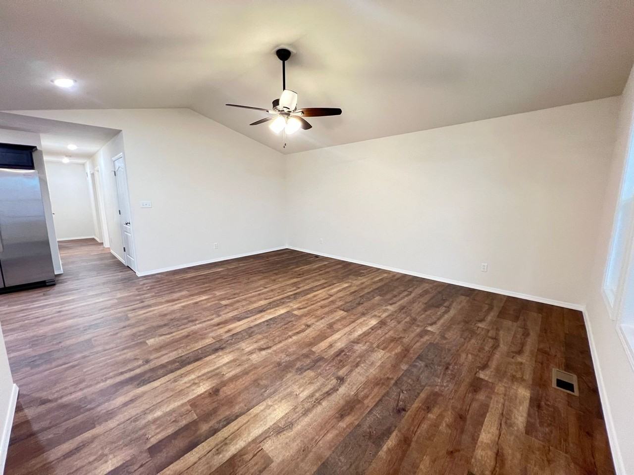 2001 Burlington Dr - Photo 3 of 18