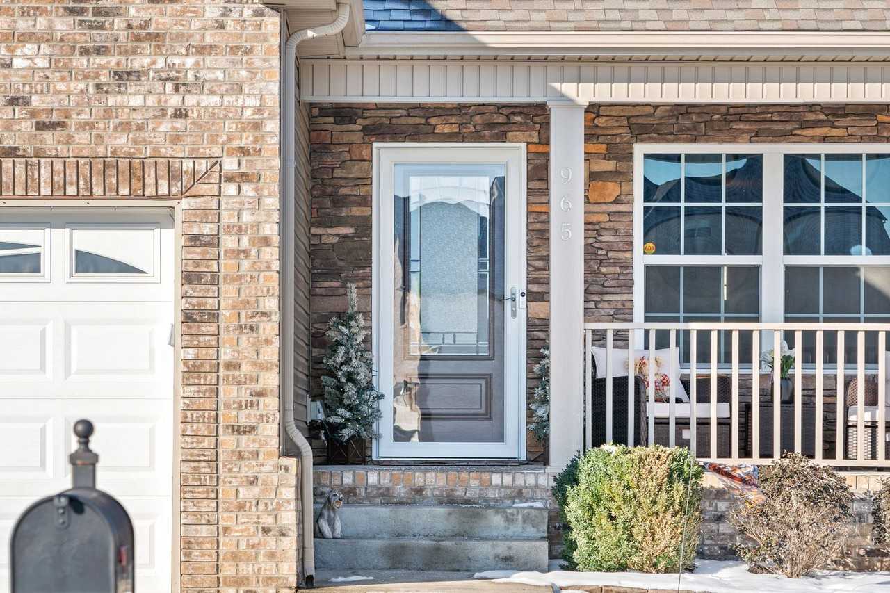 965 Harding Dr - Photo 4 of 29