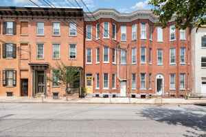 featured image of 153 W Louther St