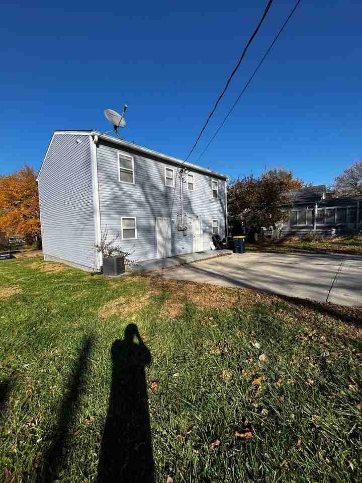 3205 E 20th St - Photo 3 of 9