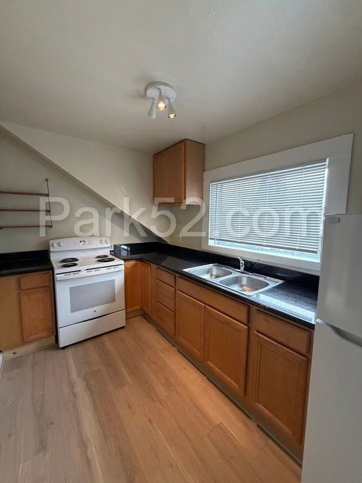 1711 S 9th St #B - Photo 7 of 13