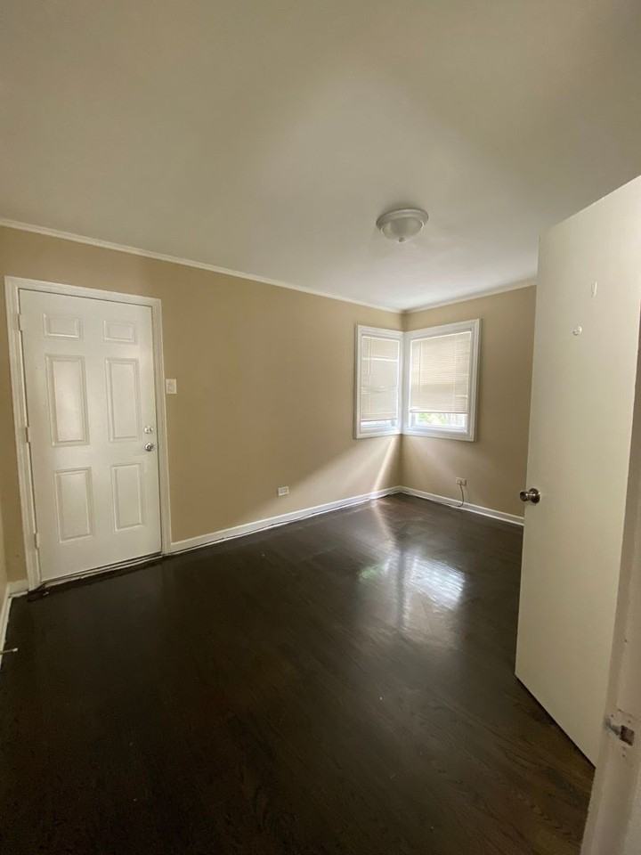 12535 S Ada St - Photo 3 of 6