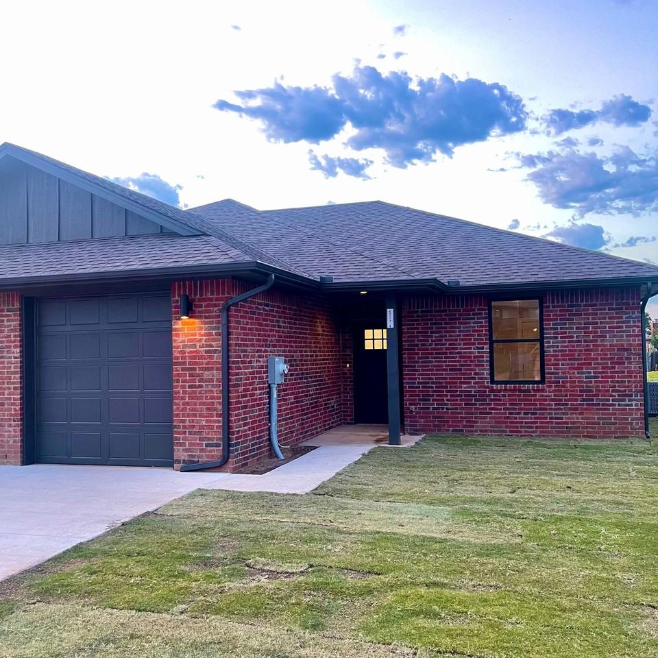 4727 Spring Ridge Road - Photo 3 of 27