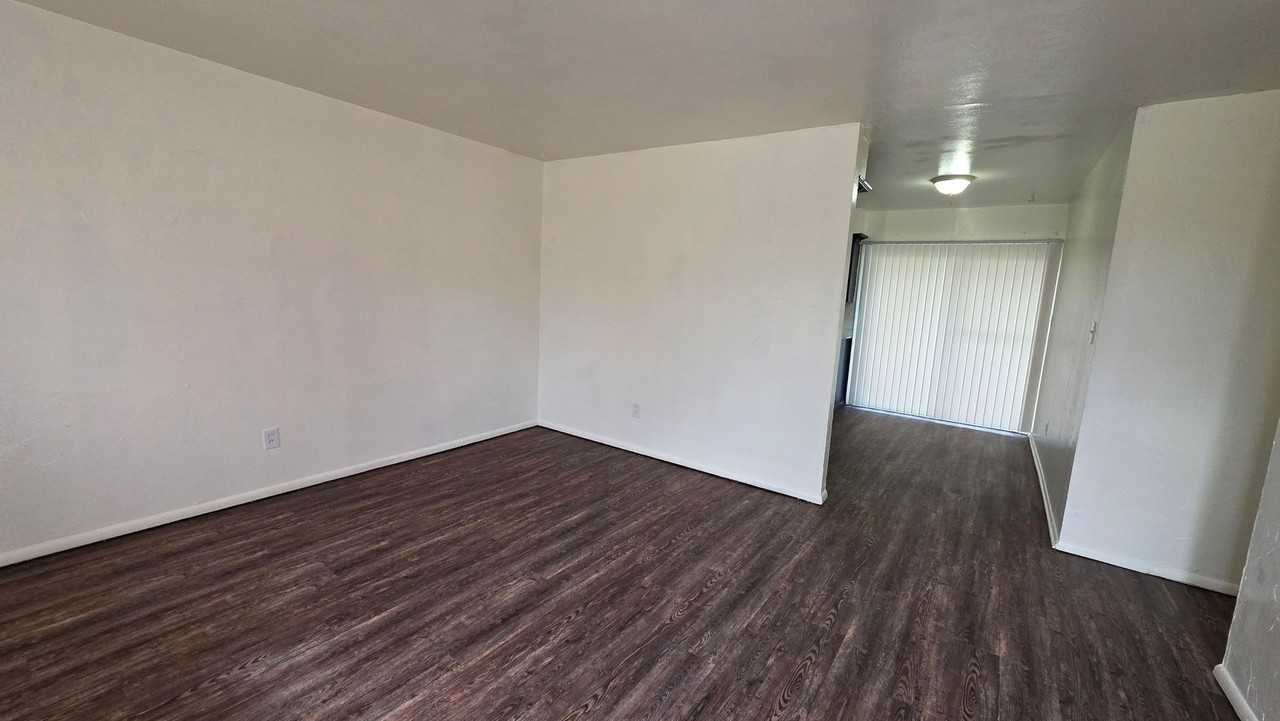 4309 Woodedge Dr - Photo 3 of 20