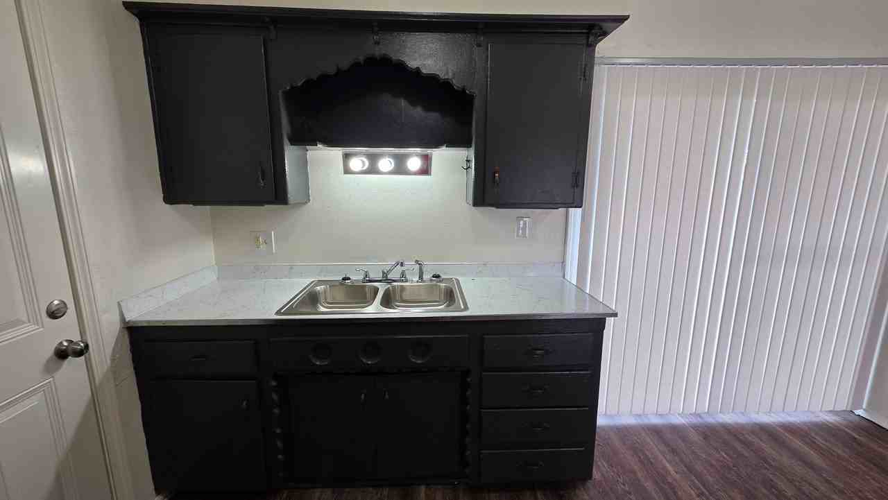 4309 Woodedge Dr - Photo 6 of 20