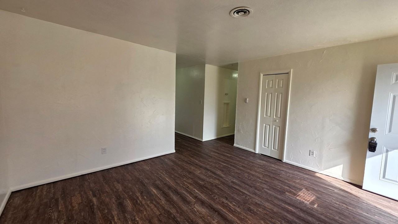 4309 Woodedge Dr - Photo 7 of 20