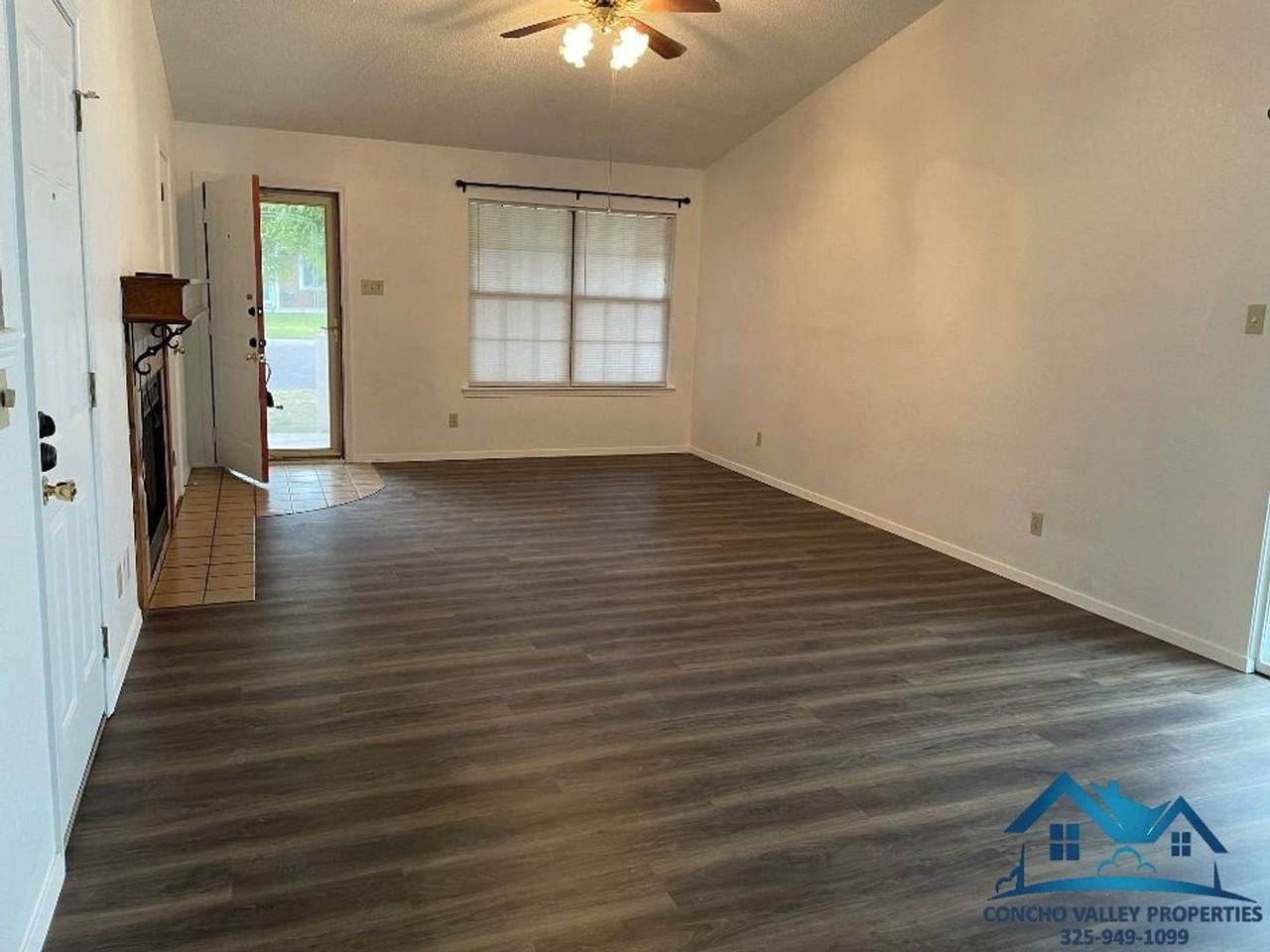 1430 Lindell Ct - Photo 3 of 12