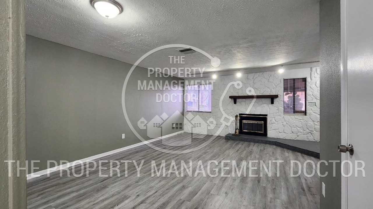 4710 Stonepointe Pl - Photo 2 of 18