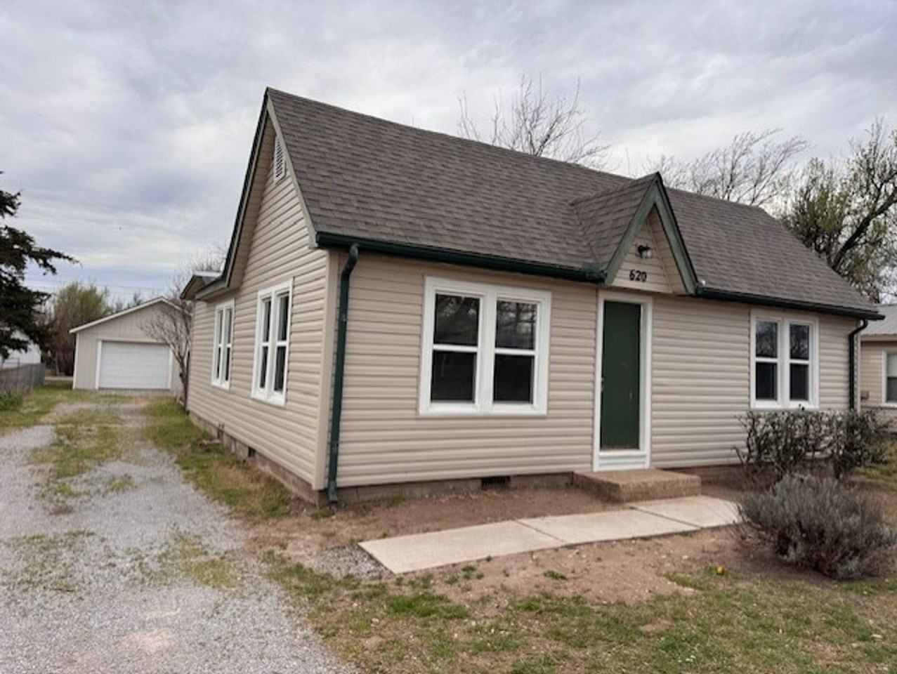 620 Dakota St - Photo 2 of 19