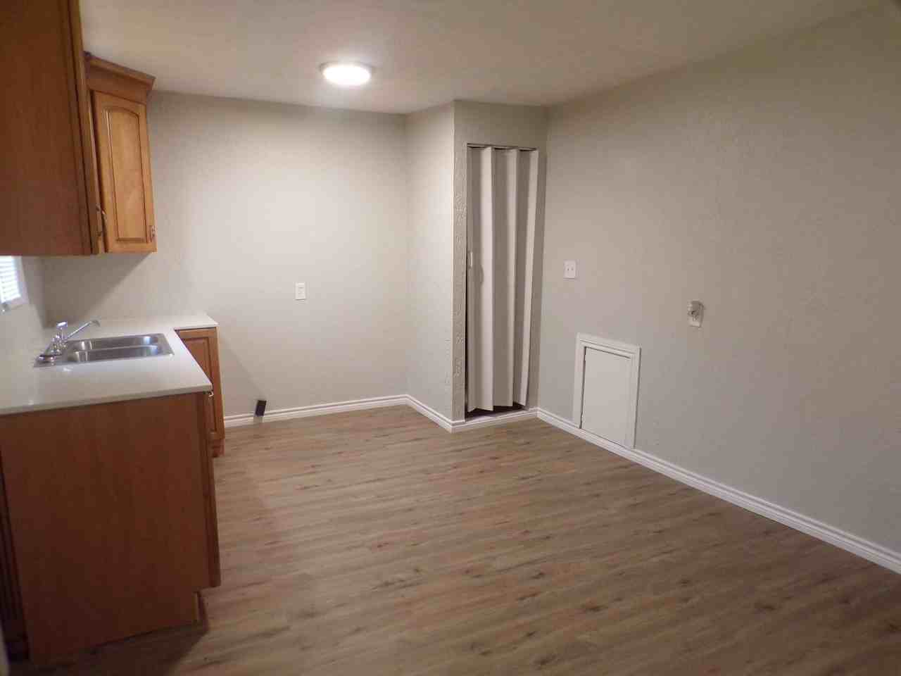 1512 Sw A Ave #B - Photo 3 of 17