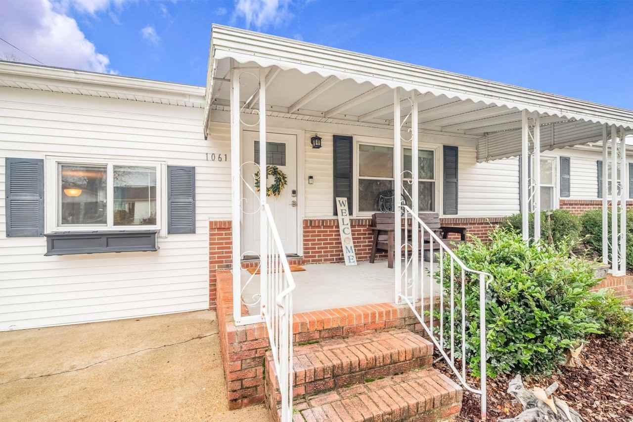 1061 Saint Julian Dr - Photo 4 of 35