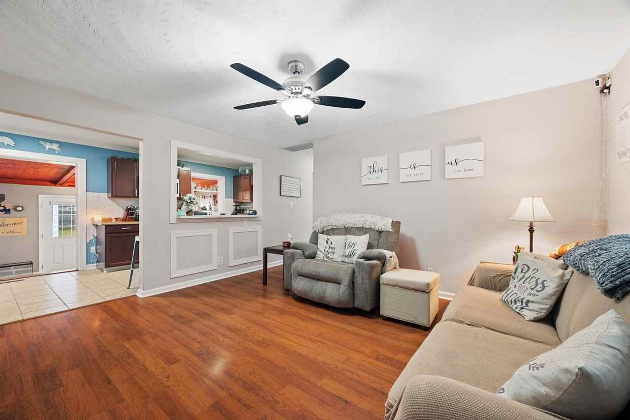 1061 Saint Julian Dr - Photo 6 of 35