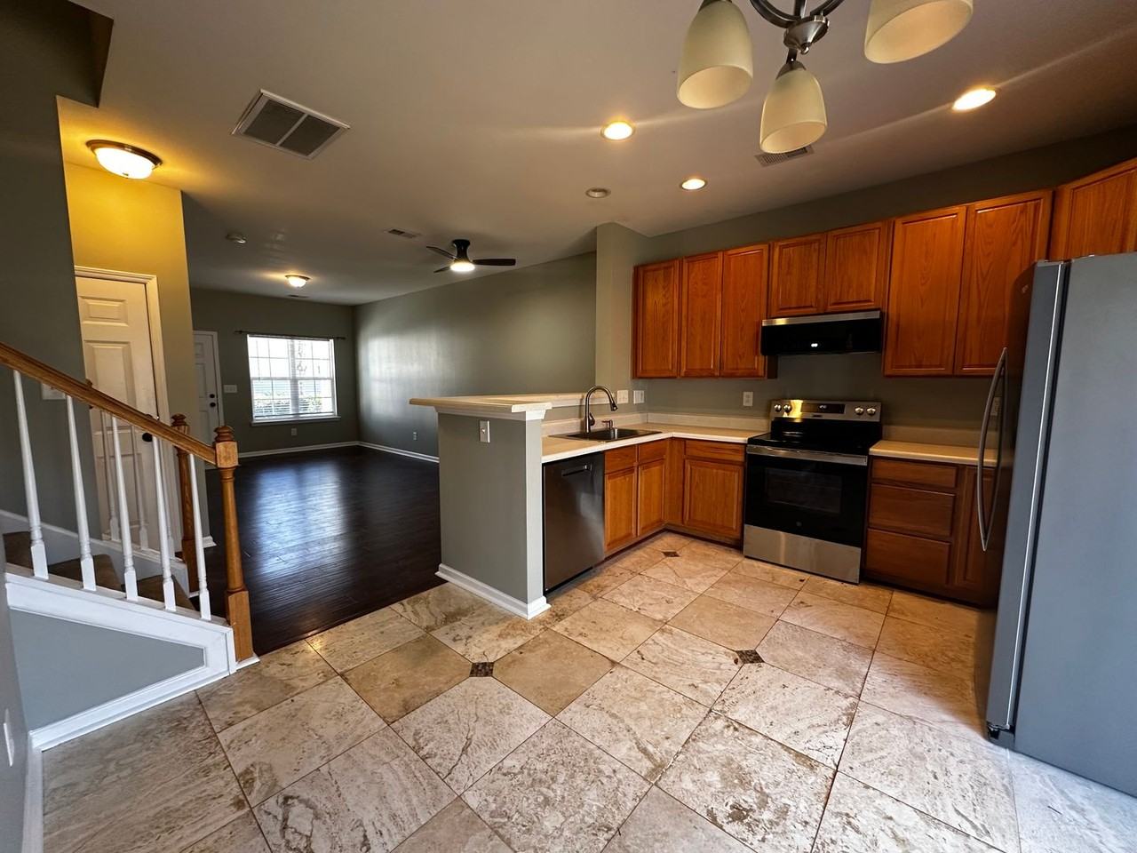 535 Delta Dr - Photo 5 of 16