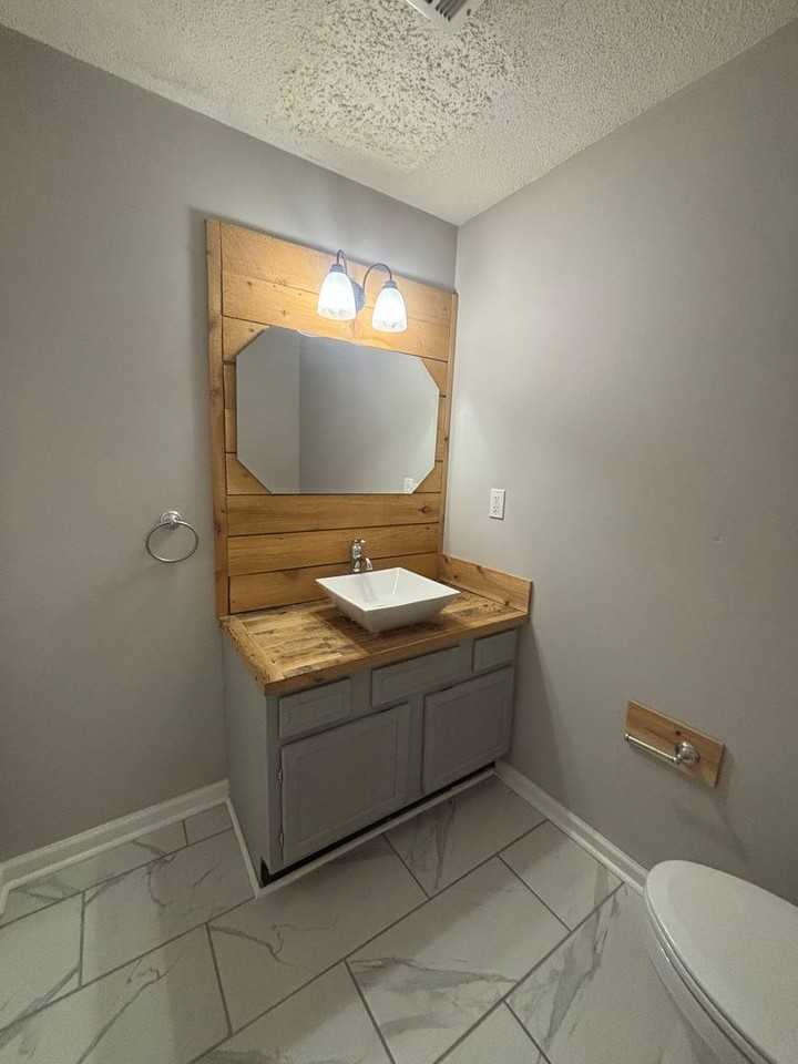 11568 Jade Ln Se - Photo 4 of 11