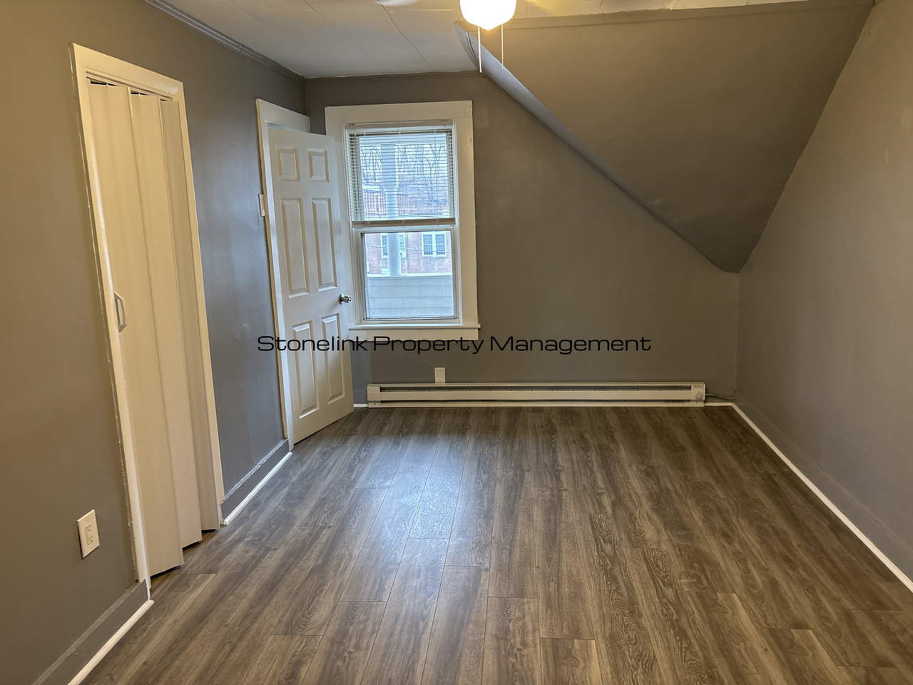 315 East School Street - Photo 7 of 24