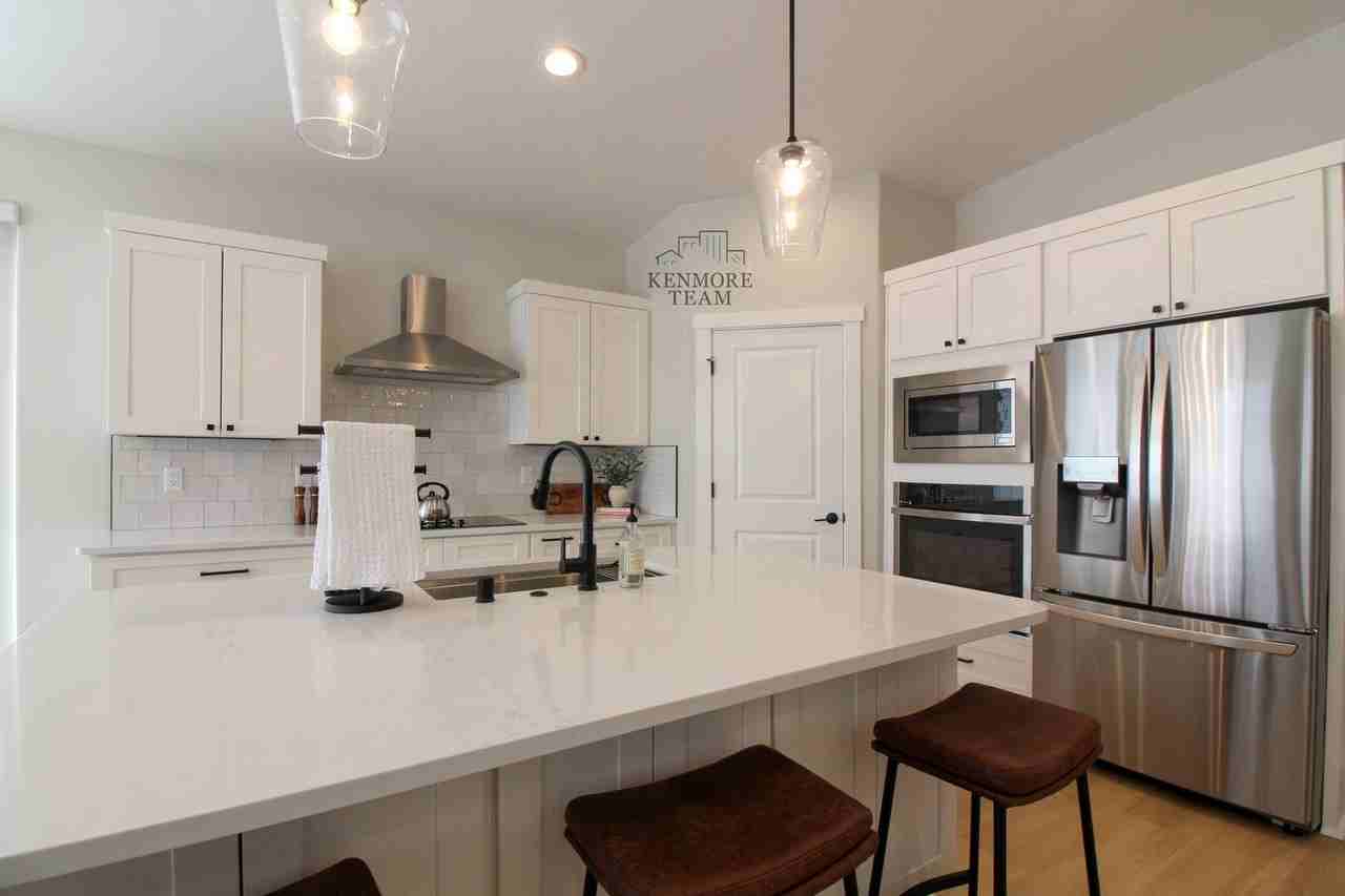 1398 Kalani Ct - Photo 3 of 28