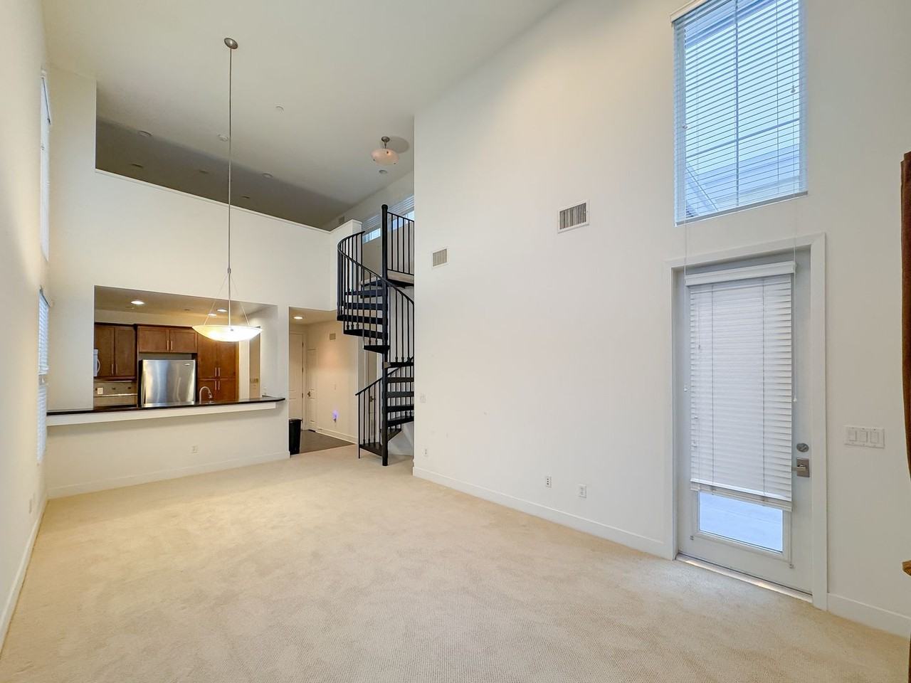 2349 Jefferson St - Photo 3 of 11