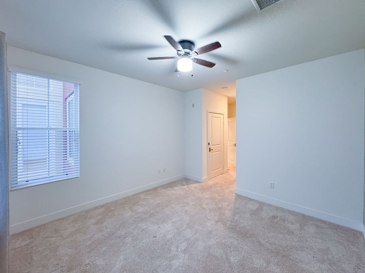 2349 Jefferson St - Photo 5 of 11