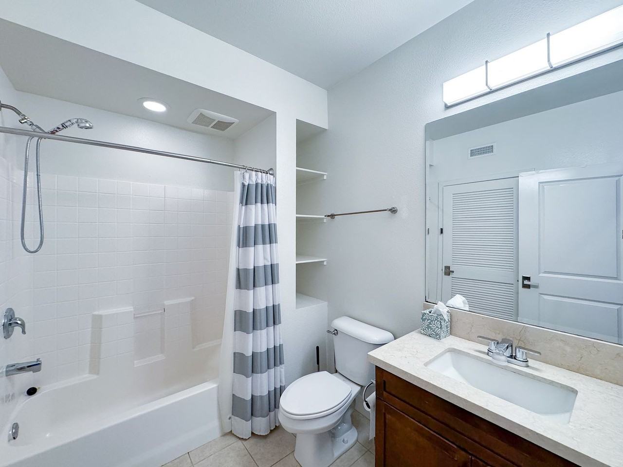 2349 Jefferson St - Photo 7 of 11