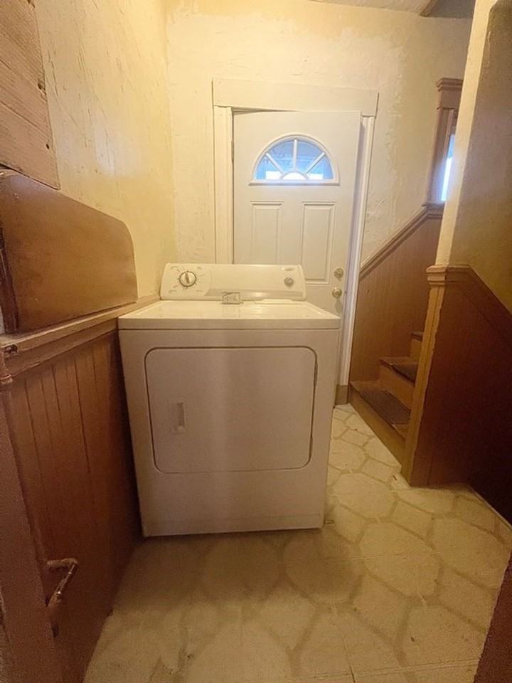 62 Union St - Photo 3 of 18