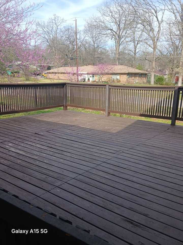 1009 Mike Ave - Photo 2 of 25