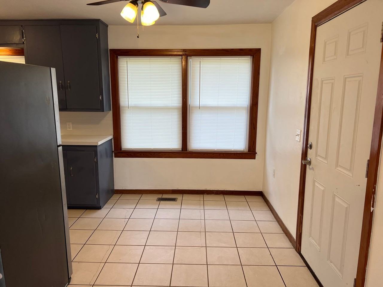 1009 Mike Ave - Photo 5 of 25