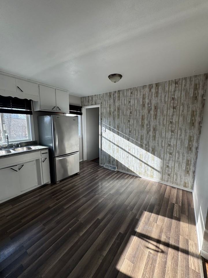 113 Pleasant Dr - Photo 4 of 8