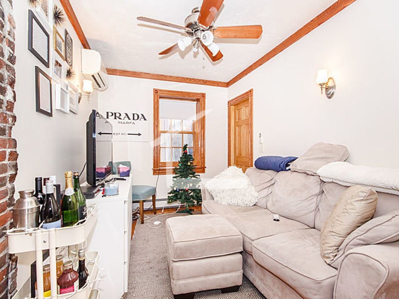 63 Anderson St - Photo 3 of 9