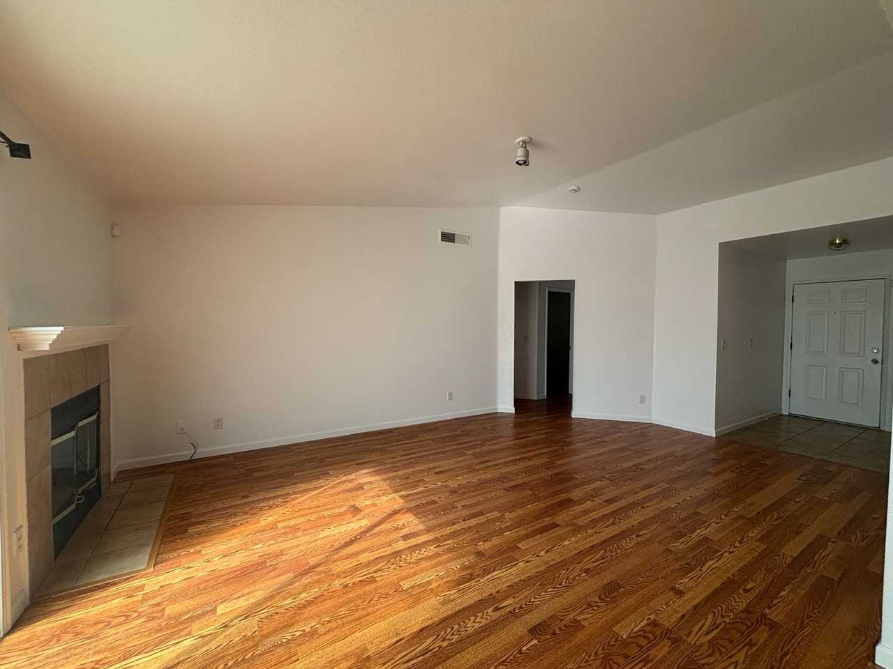 813 Morton Ave - Photo 4 of 19