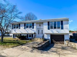 featured image of 48 Tiffany St