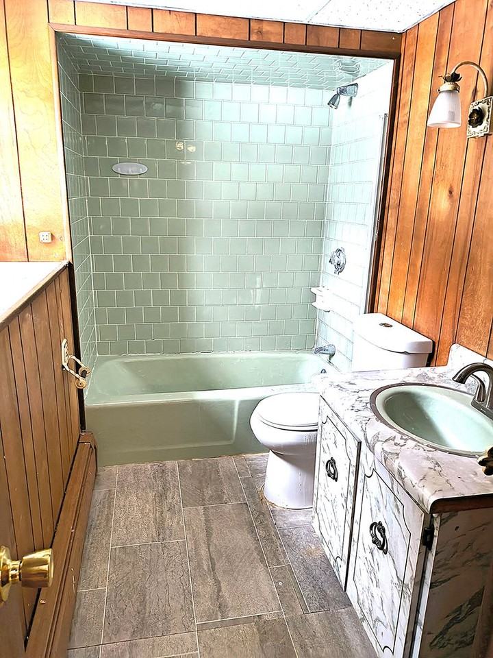 48 Tiffany St - Photo 7 of 18