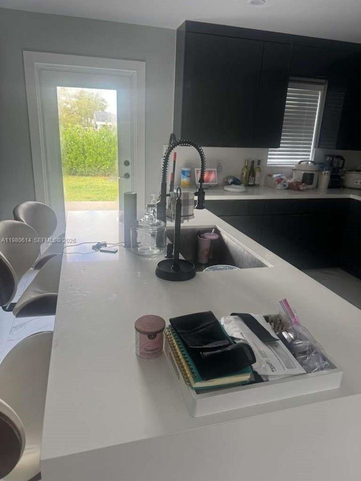 1001 Nw 148th St - Photo 3 of 18